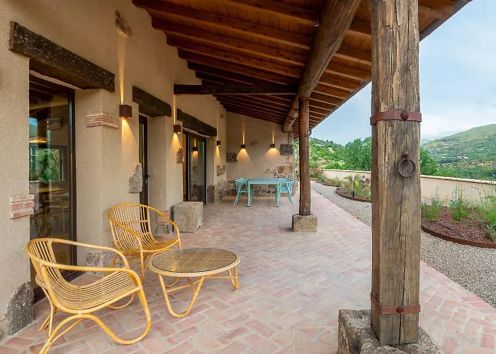 La Garza Y La Paloma Navaconcejo